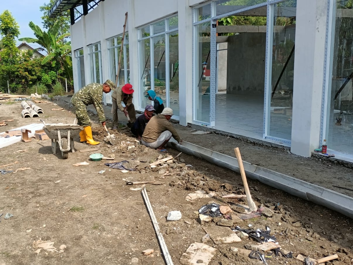 Pembangunan Gedung Koperasi Merah Putih di Desa Sumberpitu Terus Dikebut