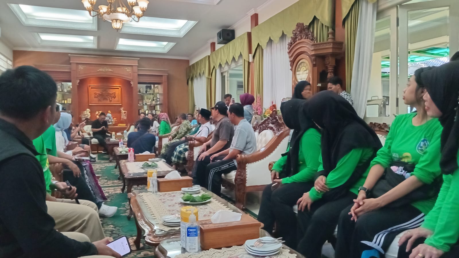 Kunjungan Relawan Internasional Dorong Gerakan Bersih Sungai