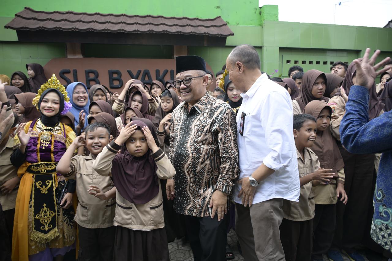 Menteri Abdul Mu’ti Kunjungi SLB YAKUT Purwokerto, Tegaskan Komitmen Pendidikan untuk Semua