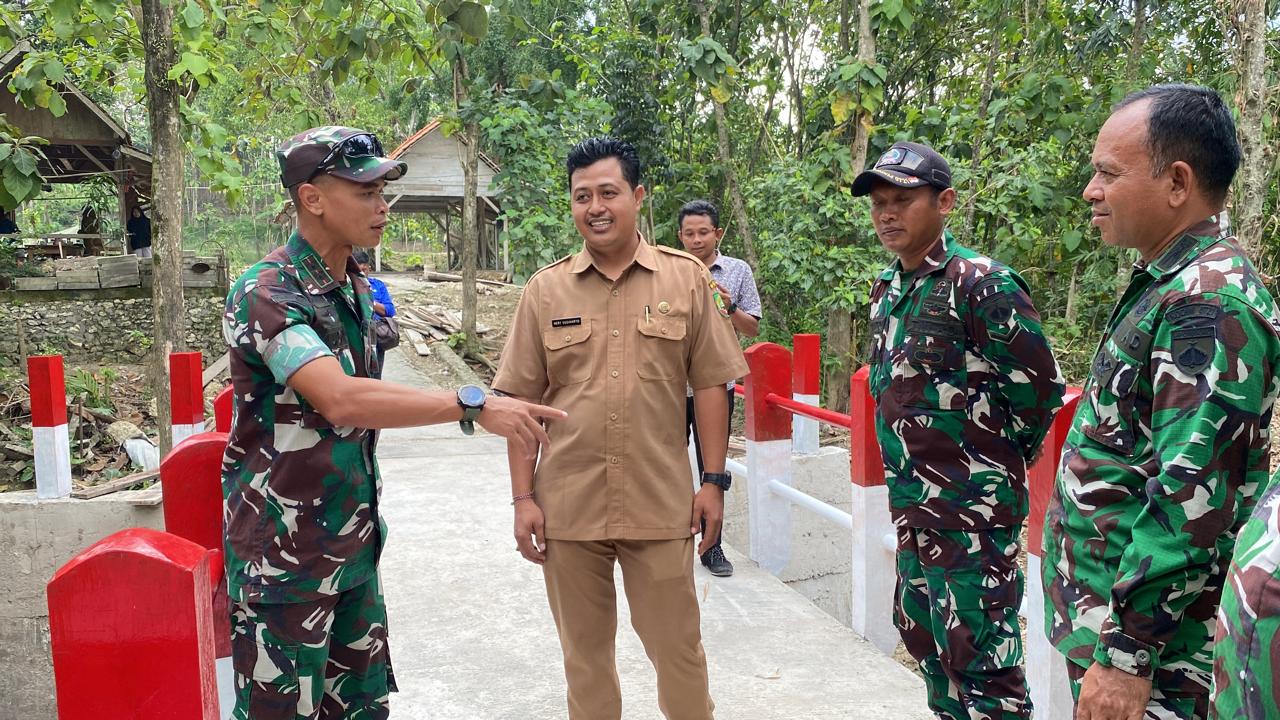 Dandim 0721/Blora Tinjau Langsung Pembangunan Jembatan Garuda, Progres Capai 90 Persen