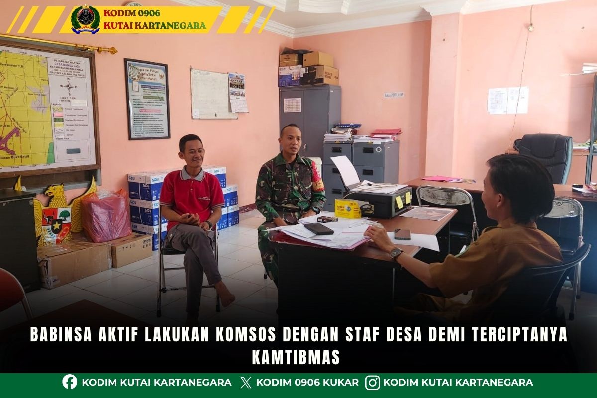 Babinsa Aktif Lakukan Komsos Dengan Staf Desa Demi Terciptanya Kamtibmas