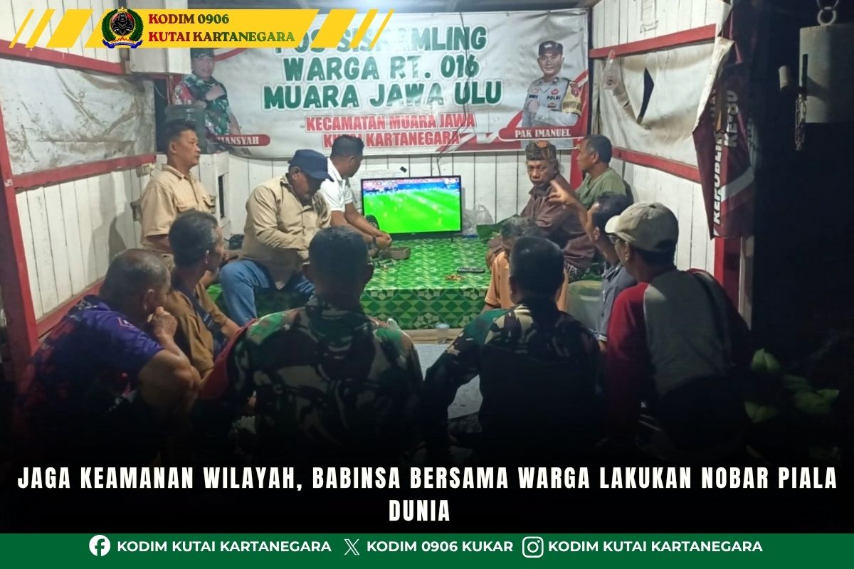 Jaga Keamanan Wilayah, Babinsa Bersama Warga Lakukan Nobar Piala Dunia 