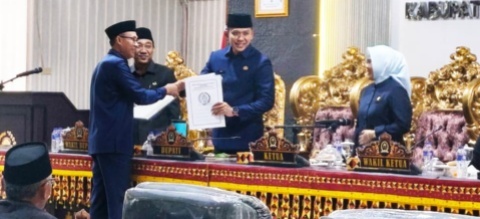 Paripurna Pengesahan APBD 2025, DPRD Lampung Selatan Kirim Sinyal Keras ke Pemkab