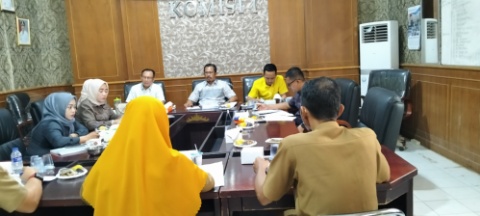 Ketua dan Wakil Ketua Komisi I DPRD, Desak Penertiban Usaha Berkedok Toko Yang Beroperasi Sebagai Karaoke