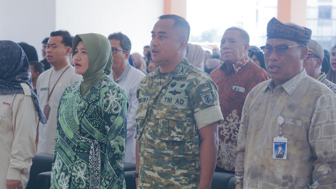 Tanamkan Disiplin dan Cinta Tanah Air, Kasi Pers Kasrem 091/ASN Hadiri Pembukaan MPLS Sekolah Rakyat Terintegrasi 2 Samarinda