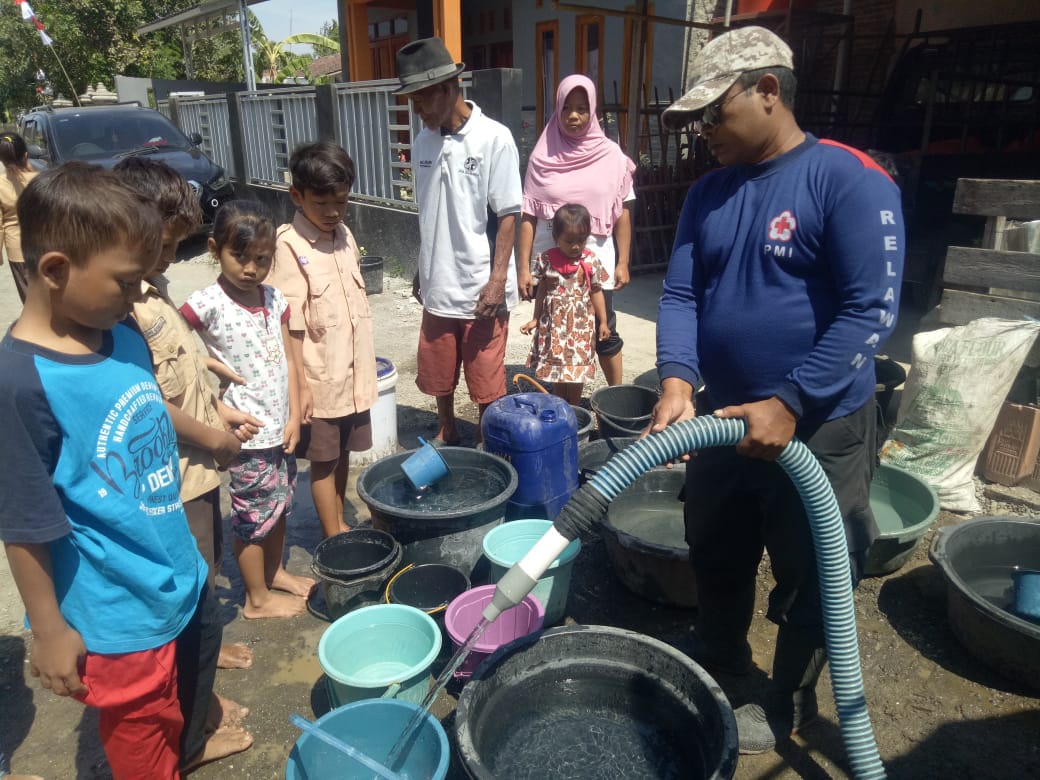 PMII JATENG Salurkan bantuan Air Bersih