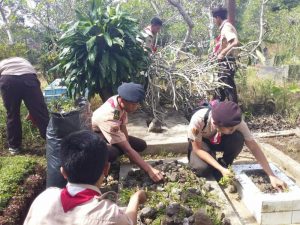 bersih makam