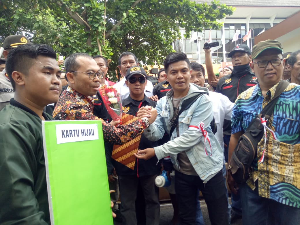 Ribuan Massa Gelar Aksi Dukung KPU