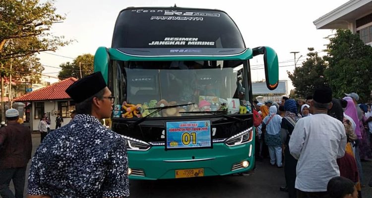 Ratusan Jama'ah Haji Kloter 60 Asal Pati Disambut keluarga