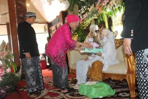 HUT Ke-36 Kota Ungaran Gelar Nikah Masal