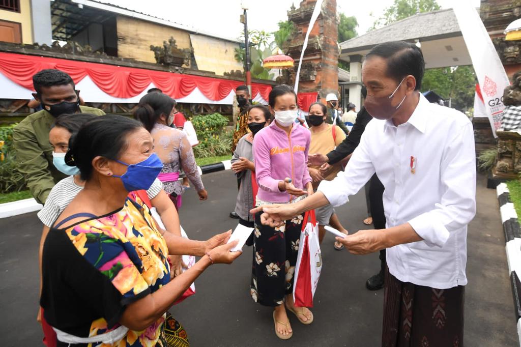 Kegembiraan Warga Tampaksiring Bertemu Presiden Jokowi